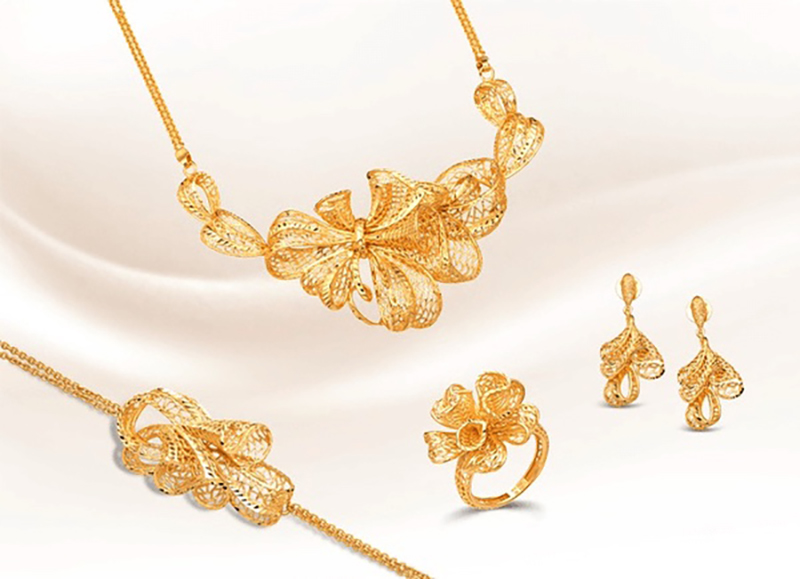 Trang sức làm từ vàng 18k khá tinh khiết với 75% hàm lượng vàng và 25% hợp kim khác.